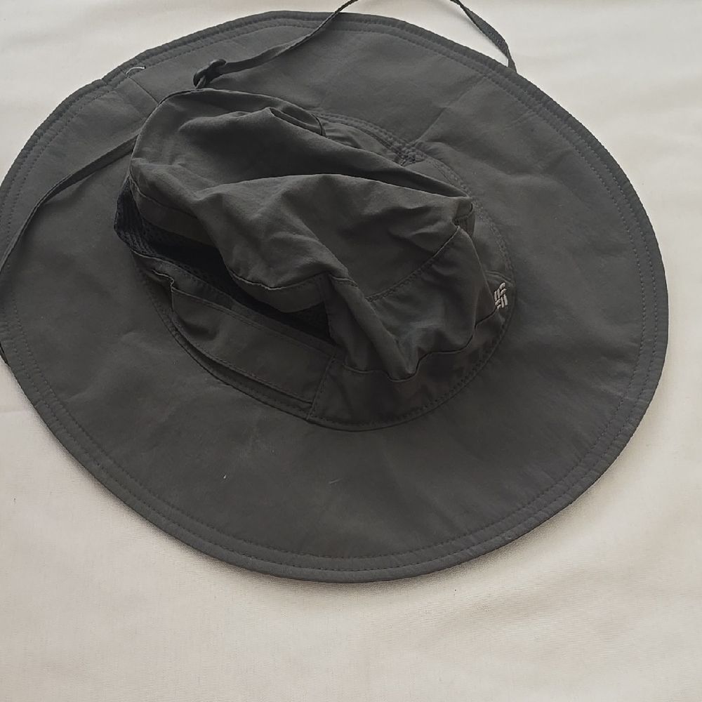 Columbia Gray Sun Hat‎ with Wide Brim